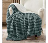 Bedsure Sherpa Fleece Throw Blanket - Fluffy Soft Cosy Winter Blankets, Thick Warm Throws for Sofa Double/Twin Size, Dark Green, 150x200cm