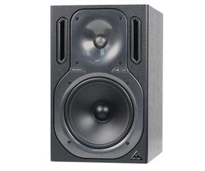 Behringer TRUTH B2031A High-Resolution, Active 2-Way Reference Studio Monitor