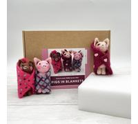 Bergin & Bath Needle Felting kit - Pigs in Blankets. A Festive Christmas Craft kit for Adults and Teens. Learn to Make Felted Decorations from Wool. (with Felting Mat)
