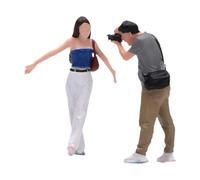 Bffcnl 2 Pieces Micro Landscape Model Miniature Figure Realistic Tiny People Photographer Couple Resin Figurine Suitable for train layouts architectural