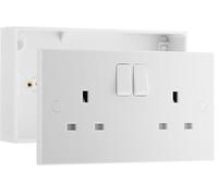 BG Electrical Double Switched Power Plug Wall Socket and 32mm Surface Mounted Back Box, 2 Gang Pattress Box, Square Edge, Nexus 900 Series, White Moulded, IP20, 13A, 922/902