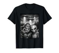 Bigfoot Alien Selfie Funny Sasquatch UFO Encounter T-Shirt