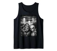 Bigfoot Alien Selfie Funny Sasquatch UFO Encounter Tank Top
