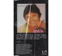 Billie Jo Spears - Love Ain't Gonna Wait For Us