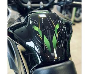 Black Doves Graphics 3D Resin Protection Sticker Compatible with Kawasaki Versys 1100 SE 2026 (GN1) | Made in Italy (Tank Protection)