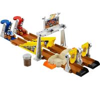 Blaze and the Monster Machines Mud Pit Race Track, vehicle playset with mud slime for preschool kids ages 3 years and up