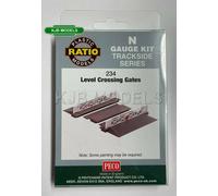 BNIB N Gauge Ratio 234 Level crossing with Gates - Plastic Kit