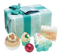 Bomb Cosmetics Winter Wonderland Handmade Wrapped Bath and Body Gift Pack, Contains 5-Pieces, 440 g [Contents May Vary]