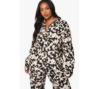 Boohoo Plus Abstract Basic Long Sleeve Shirt In Brown brown 28