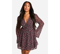Boohoo Plus Woven Floral Milkmaid Skater Dress In Black black 28