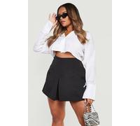 Boohoo Plus Woven Tailored Pleated Skort In Black black 26