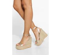 boohoo Women's Wide Fit Metallic Barely There High Wedge in Gold | Size: 8