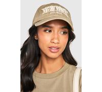 boohoo Women's Acid Wash Slogan Cap in Beige
