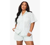 boohoo Women's Plus Broderie Flippy Short in Mint | Size: 24