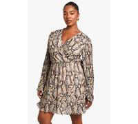 boohoo Women's Plus Snake Print Plisse Skater Dress in Grey | Size: 28