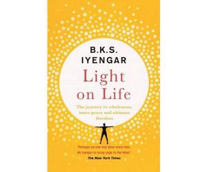 BOOKS4PEOPLE B.k.s. Iyengar, Light On Life (Yoga Book, Fitness Book)