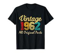 Born in 1962 63 Years Old Made in 1962 63rd Birthday T-Shirt
