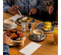 Bottomless Brunch at a Traditional Pub for Two Experience