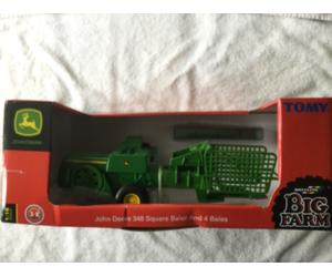 Britains Big Farm Toy John Deere Baler & Square Bales Great