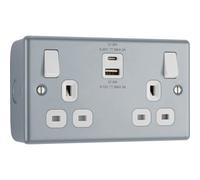 BG Electrical Double Switched Wall Plug Socket with Fast Charge Type A and C USB Charging Ports, Metal Clad, White Inserts, 13A, 22W, MC522UAC22