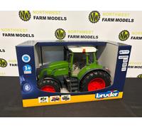 BRUDER 03040 1:16 SCALE FENDT 936 VARIO TRACTOR