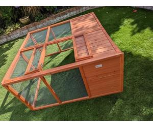 Bunny Business Rabbit and Guinea Pig Run Runs, Partly Sheltered from the elements, Foldable, Stained in Red Cedar, Run Size: 122 x 122 x 61 cms L x D x H