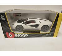 Lamborghini Countach LPI 800-4 in white, 1:24 scale model from Bburago, 18-21102