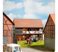 Busch 1511 Agricultural Barn with open tractor shed