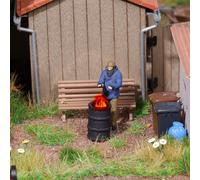 Busch 5434 1/87 Fire Barrel With Figure Figurine - New