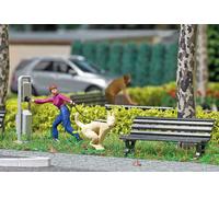 Busch 7851 Action Set: Dog Scene