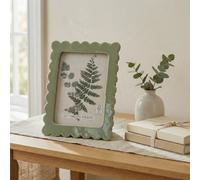 Candlelight Gloss Green Scalloped Single Photo Frame (H)21Cm X (W)16Cm
