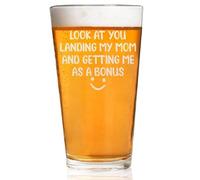 CARVELITA Look At You Landing My Mom And Getting Me As A Bonus 16oz Beer Glass, Father's Day Beer Pint For Dad, Bonus Dad Gifts, Birthday Gifts For Stepdad, Stepdad Gifts, Sarcastic Gifts