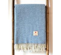 Cashmere & Merino Wool Blanket 140 x 200 cm Finely Crafted for the Couch, Sofa or as Bedspread, Contrasting Back and Fringes, Scandinavian Style in Classic Colours Cashmere (Light Blue)