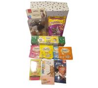 CAT TREAT HAMPER CONTAINING VARIOUS BRANDED TREATS/TOYS. 21 ITEMS PACKED IN A REUSEABLE GIFT BOX.