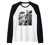 Cat Walk of Fame UFO LA Los Angeles Alien Kitten Raglan Baseball Tee