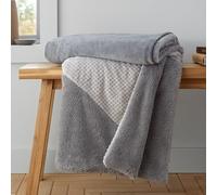 'Cosy Larsson Geo' Fleece Blanket Throw Catherine Lansfield Grey 130cm x 170cm