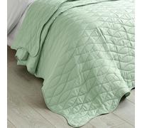 Catherine Lansfield Scallop Waves Quilted 240x260cm Bedspread Green