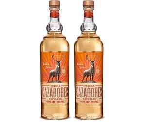 CAZADORES Tequila Reposado, 40% ABV, 70cl / 700ml, Double-Distilled Alcohol Made with 100% Blue Weber Agave (Pack of 2)