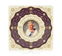 Celebrate the Life of Queen Elizabeth II 1926-2022 Commemorative 3D Wood Fridge Magnet - A Memorable Souvenir Gift for Home Décor Collection (By LILAJ)