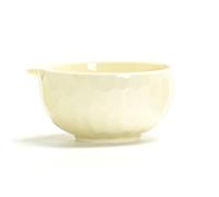Ceramic Matcha Bowl with Pour Spout, Handmade Hammer Patterned Kiln Changing Glazed Porcelain Bowl Traditional Japanese Matcha Tea Mixing Bowl for Whisking Matcha Yellow