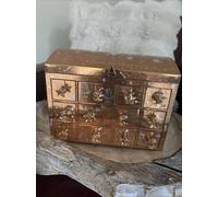 Charlotte Tilbury Advent Beauty Treasure Chest CHRISTMAS HOLIDAYS 2025