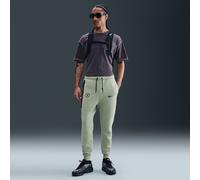 Chelsea F.C. Tech Men's Nike Football Fleece Joggers - Green - Cotton/Polyester XL