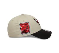 New Era 9Forty Strapback Cap - Side Patch Chicago Bulls Beige