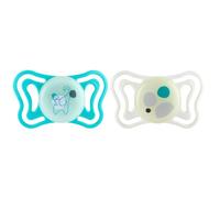 Chicco PhysioForma Light Silicone Dummy 2-6 Months, Girls Dummy with Silicone Teat, Lightweight and Breathable, Ergonomic Shape, Supports Correct Mouth Development, Pink, Pack of 2