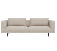 Detailliert: Chimney Module Sofa 3-Sitzer von Vipp Entdecke das ultimative Zusammenspiel aus Eleganz und Funktionalität mit dem Vipp Chimney Modul Sofa 3-Sitzer. Mit seinem abgerundeten und kompakten Design bietet das Vipp Chimney Sofa eine perfekte Balance zwischen modernem Minimalismus und zeitloser Ästhetik. Die Holz- und Stahlkonstruktion, getragen von einem schlanken Rahmen aus pulverbeschichtetem Stahl, verleiht diesem Sofa eine robuste und dennoch luftige Erscheinung. Die geschwungenen Formen und das detaillierte Design verleihen dem Vipp Chimney Sofa einen unverwechselbaren Charakter. Inspiriert von Vipps ikonischem Chimney House Hotelzimmer, ist dieses Sofa ideal für kompakte Wohnräume oder Loungebereiche geeignet. Material und Format Hergestellt aus hochwertigen Materialien wie pulverbeschichtetem Aluminium, Edelstahl, Holz und Textilpolsterung garantiert dieses Sofa Langlebigkeit und Beständigkeit. Die Füllung aus Schaumstoff, Naturfeder und Polyfaser gewährleistet zudem einen optimalen Sitzkomfort über Jahre hinweg. Bezogen mit dem eleganten Soprano 03 Lichtgrau, bietet dieses Sofa nicht nur Stil, sondern auch erstklassigen Komfort. Die Bouclé-Oberfläche verleiht dem Stoff eine taktile Haptik und sorgt für ein unvergleichliches Sitzerlebnis. Mit seinen Maßen von 340 cm Breite, 90 cm Tiefe und einer Höhe von 70 cm bietet das Vipp Chimney Modul Sofa 3-Sitzer ausreichend Platz für entspannte Momente allein oder in Gesellschaft. Die Sitzhöhe von 40 cm sorgt für eine angenehme Positionierung und lädt zum Verweilen ein. Stoffqualität: Soprano 03 Lichtgrau: 45% Baumwolle, 19% Viskose, 5% Wolle, 13% Acryl, 8% Nylon