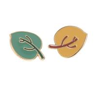 Ciieeo 2pcs Leaf Brooch Pin Set for Women, Creative Fall Leaves Lapel Pins in Green and Yellow, Decorative Brooches for Clothes, Backpacks, Shawls, and Birthday