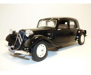 CITROEN TRACTION 11CV berline noire jantes blanches 1/18