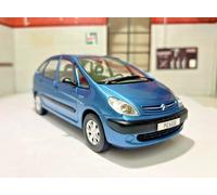 Citroen Xsara Picasso Metallic Blue 1:24 Diecast Scale Model Car Whitebox 1998