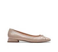 Clarks Ubree 15 Step Leather Shoes in Standard Fit Size 5 Beige