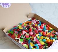 Classic Pick n Mix 400g-2kg | Viral Mixed Candy, 80+ Different Sweets, Party, Wedding, Pizza Box, Sugar Rush Sweeties (2kg Box)